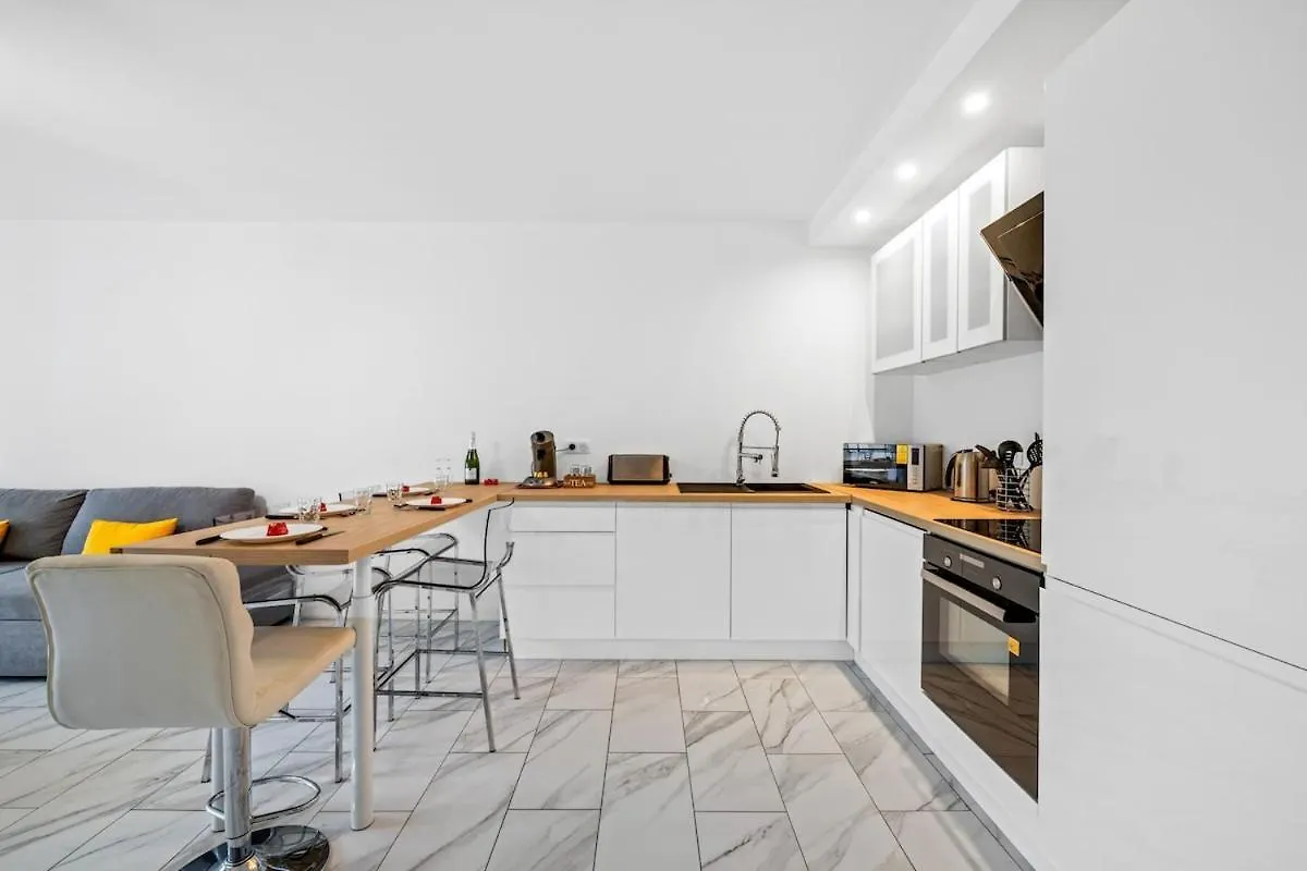 Apartment Le Carre D'Or - Tout Confort - Hyper Centre- Plage Menton