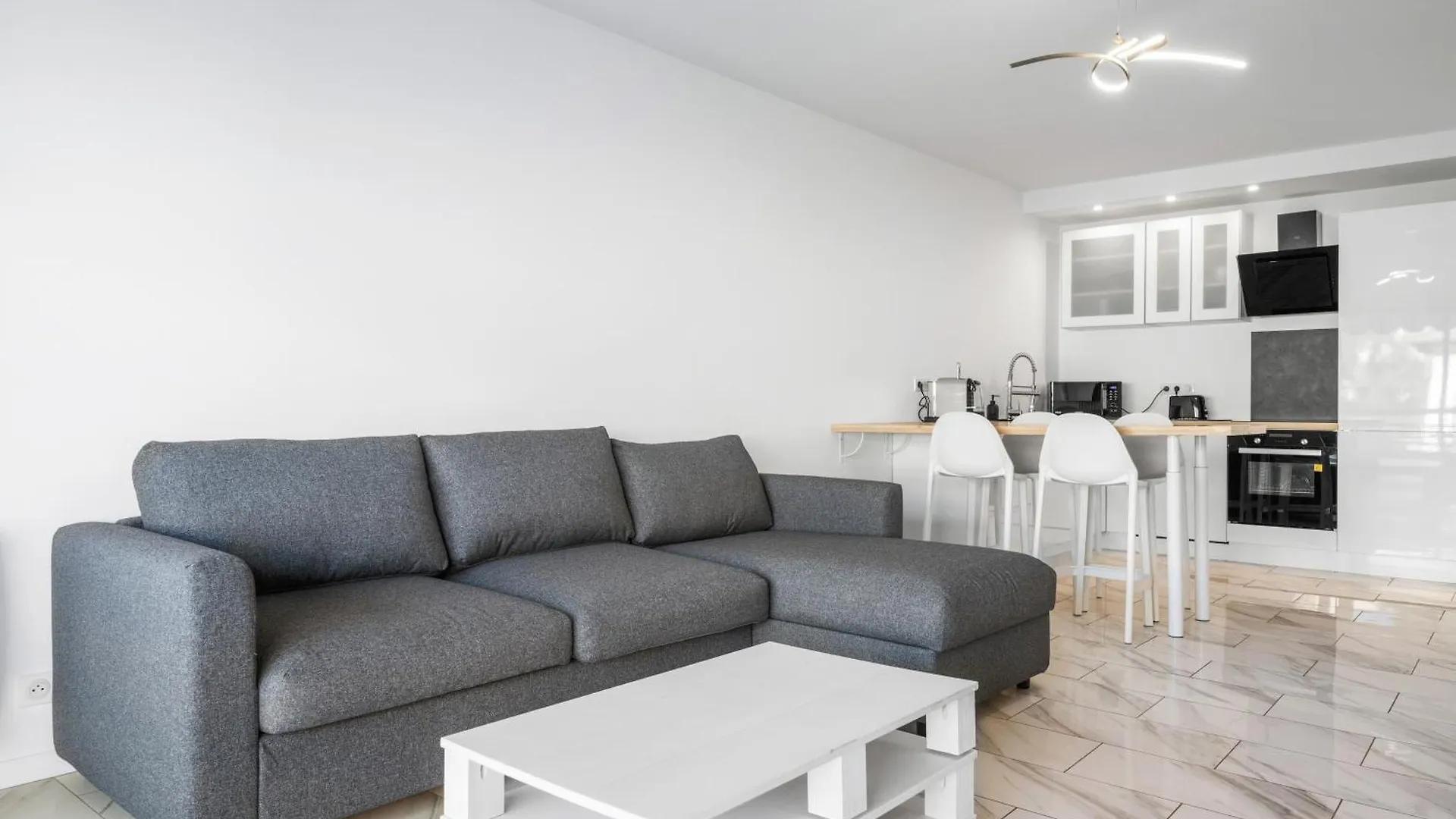 Le Carre D'Or - Tout Confort - Hyper Centre- Plage Menton