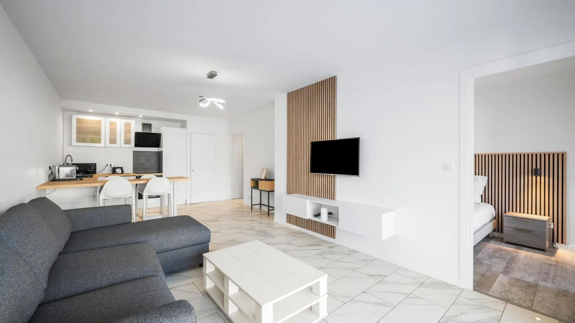 Le Carre D'Or - Tout Confort - Hyper Centre- Plage Menton Apartment