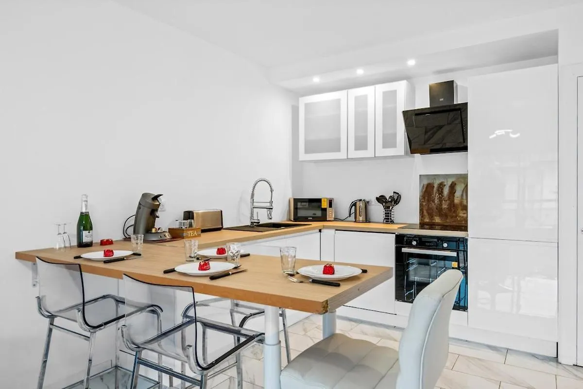 Apartment Le Carre D'Or - Tout Confort - Hyper Centre- Plage Menton