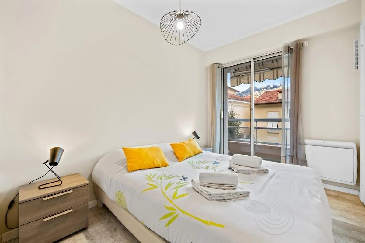 Le Carre D'Or - Tout Confort - Hyper Centre- Plage Menton