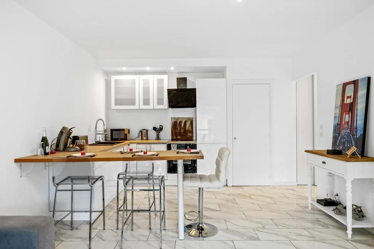 Apartment Le Carre D'Or - Tout Confort - Hyper Centre- Plage Menton France